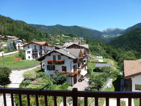 A spacious apartment in the heart of S. Orsola.