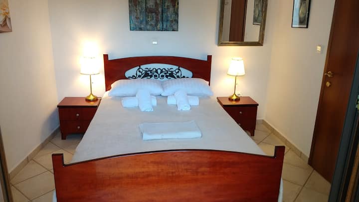 Dormitorio 2 con una cama matrimonial