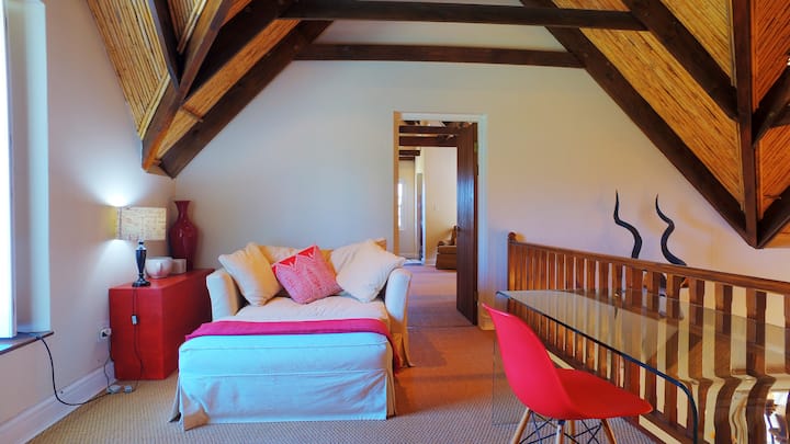 Trianon Beautiful House Surrounded By Vineyards - Franschhoek