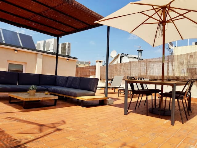 Cozy Penthouse Apartment with private terrace