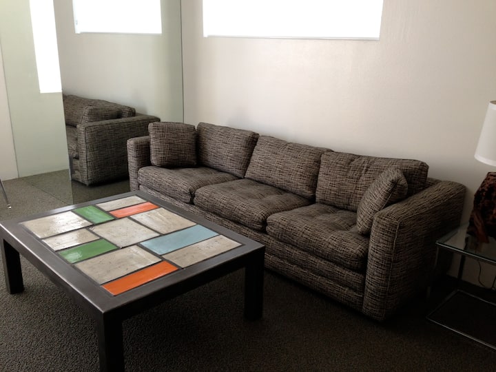 Modern Sparkling Condo Tennis, Pools, Walk 2 town!