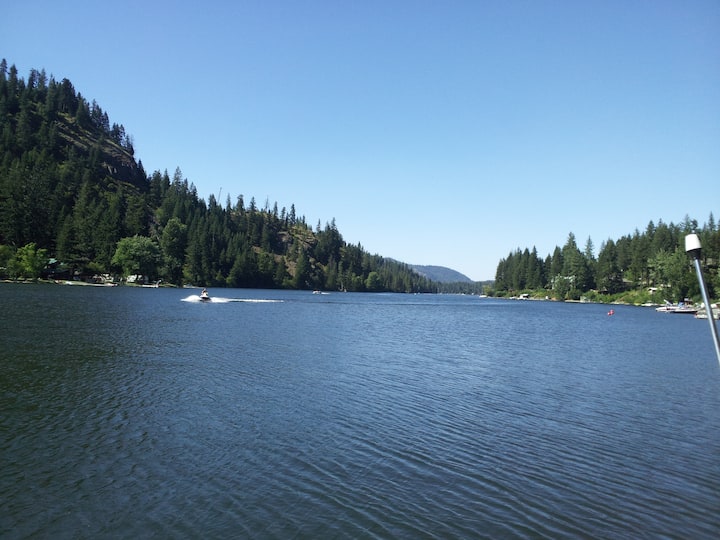 Top 10 Airbnb Vacation Rentals Near Silverwood Theme Park, Trip101