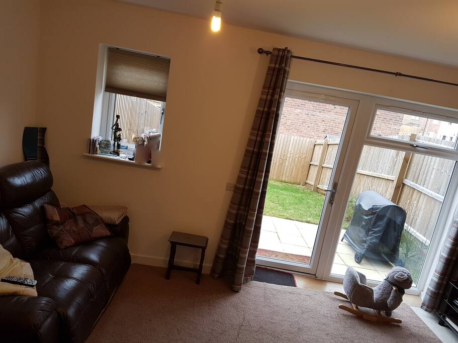 Sitting room view 2