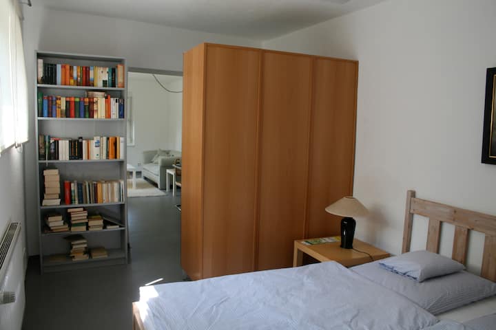 Спалня с двойно легло