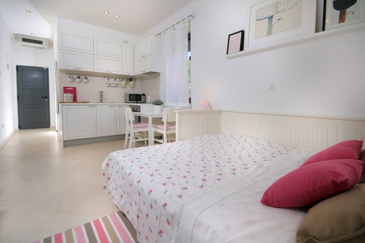 Studio few steps from the beach