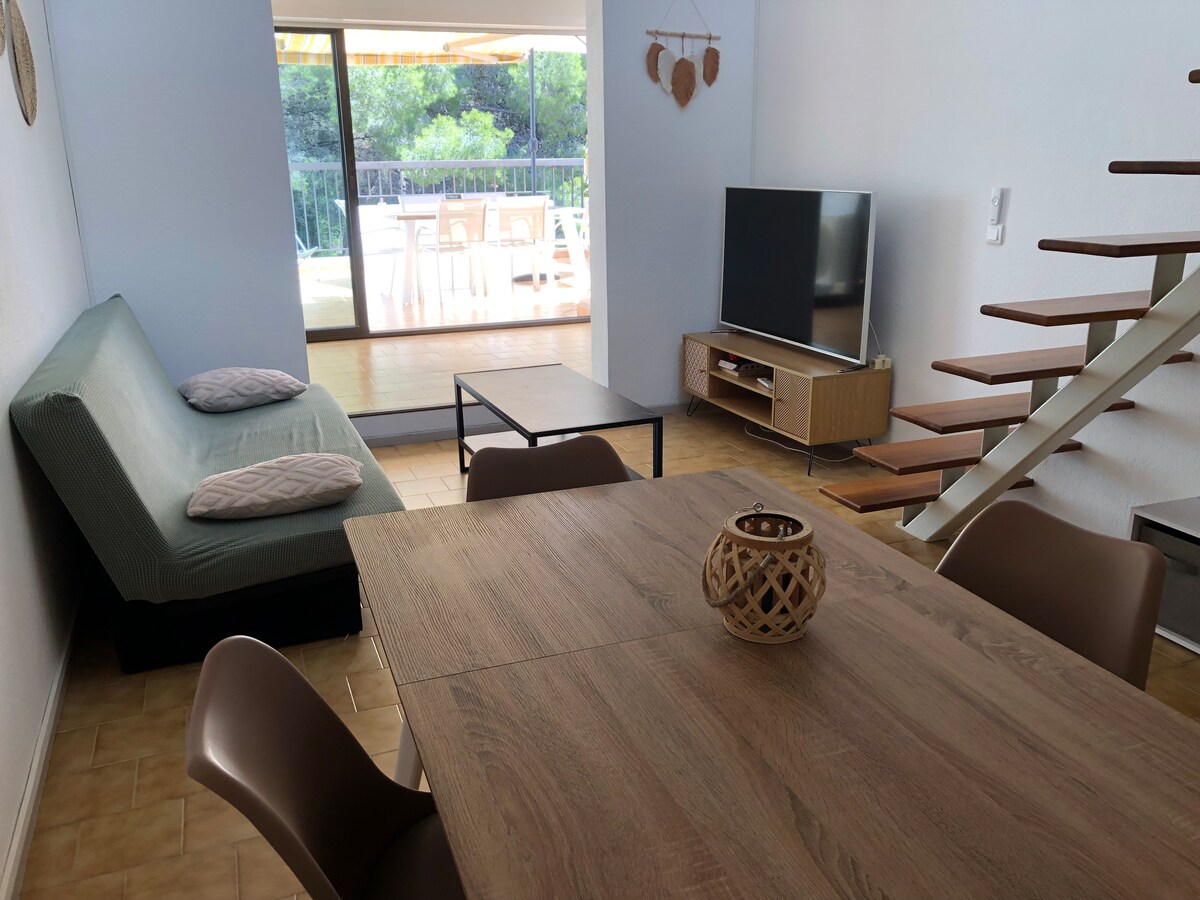 Airbnb con migliori performance: Peaceful getaway close to the sea, private parking a Bandol