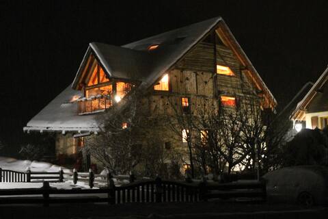 18th century chalet, jacuzzi and sauna.