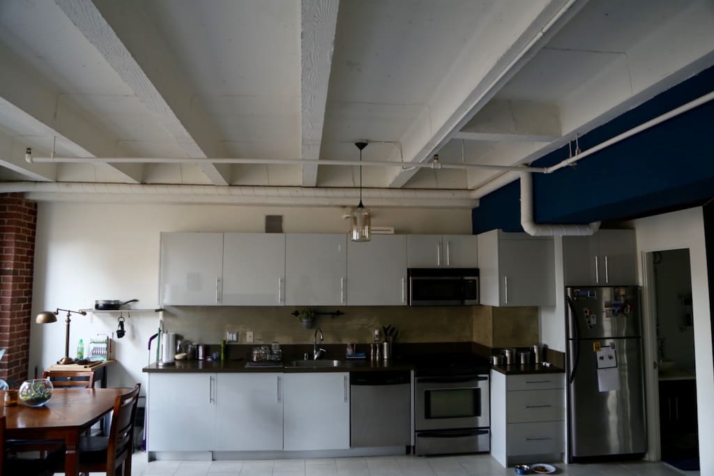 Kitchen with everything you need.