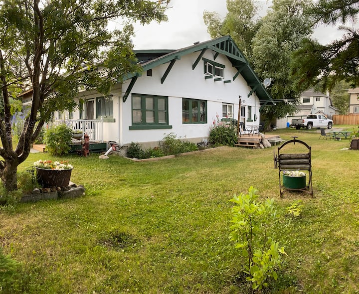 Blairmore, Crowsnest Pass Vacation Rentals & Homes Crowsnest Pass