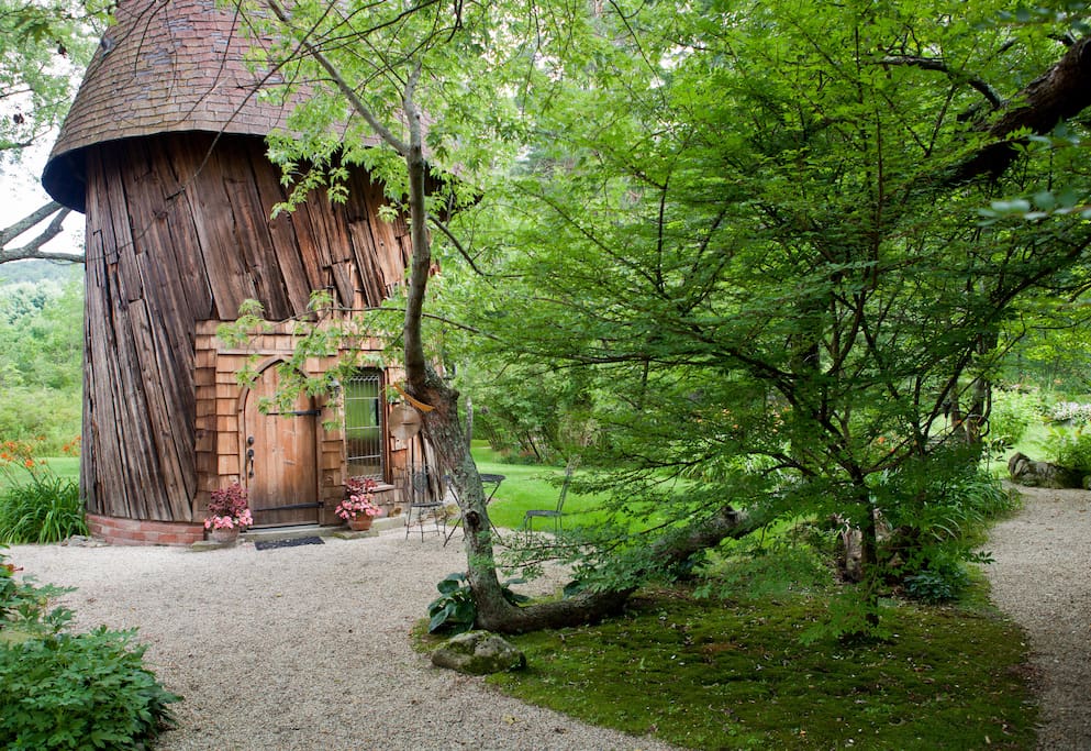 silo studio cottage - tiny houses on airbnb