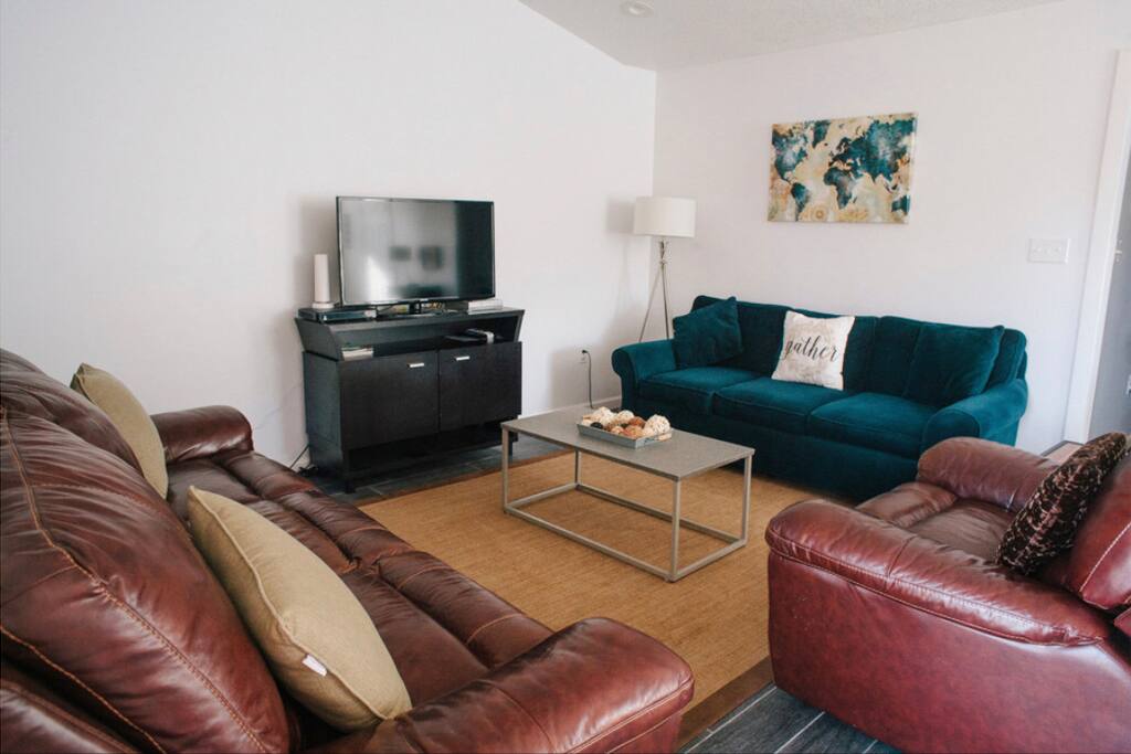 Living Room with Cable TV and DVD