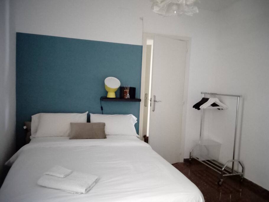 Chambre très/very clean