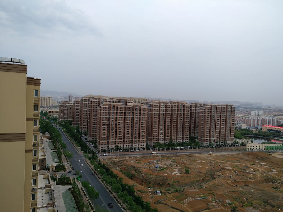 南卧室窗外景色