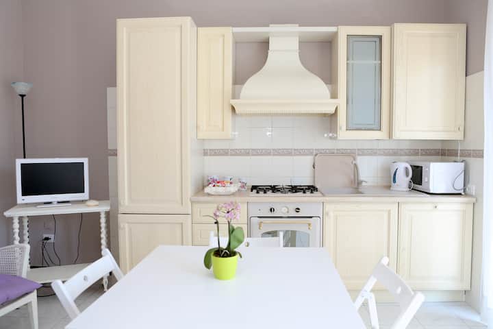 Apartment For 4 People On The Ground Floor, Nice And Cozy. - Desenzano del Garda