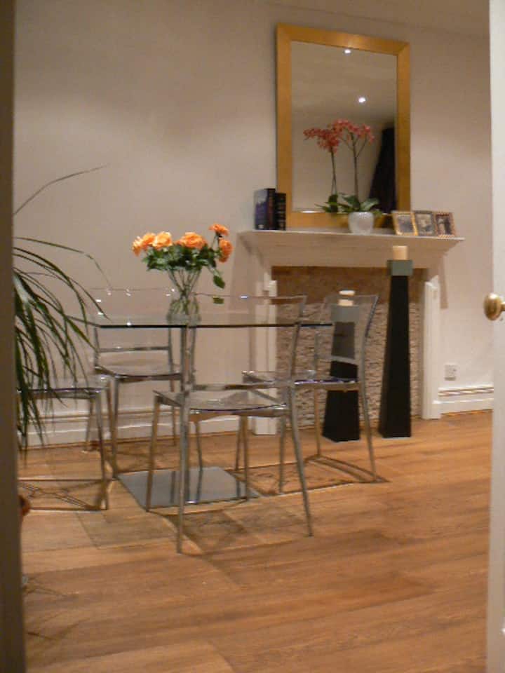 Double Room in Lux Flat Kensington