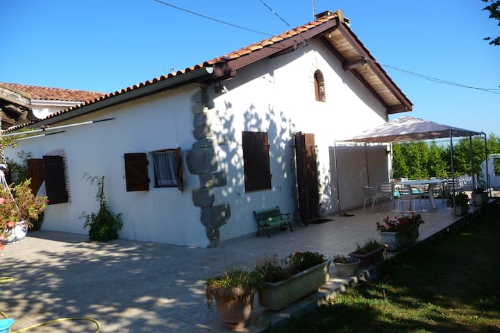 Quiet house private heated pool from May