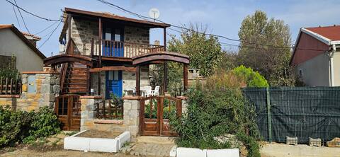 Two-Storey Stone House for 6 People with Veranda and Garden