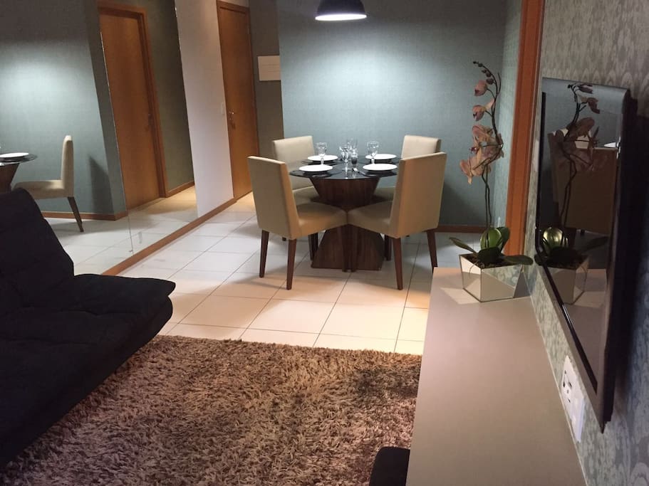 Visão de toda a Sala de estar e jantar