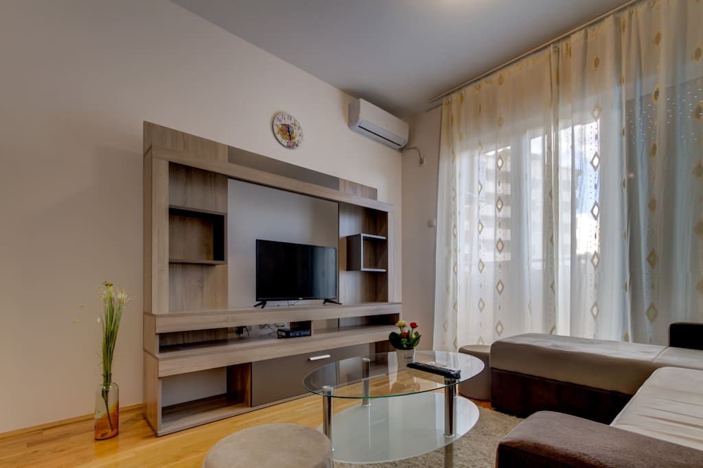 Free Wi-Fi, Air Conditioning and Satellite TV with access to the Balcony.