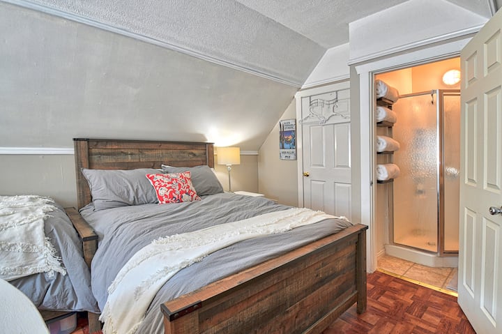 Podkrovie na 2. poschodí Spálňa s 3/4 kúpeľňami