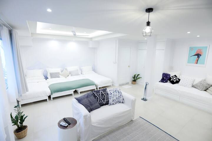 mali. 1MIN to Ploenchit BTS/ 4BR Duplex Penthouse gallery image 4