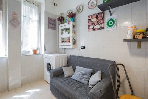 Proprietà Airbnb di successo: Very central apartment near the station and port a Salerno