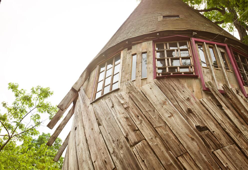 Grand Silo Tower Suite, Santarella Guest suites for Rent in Tyringham, Massachusetts, United