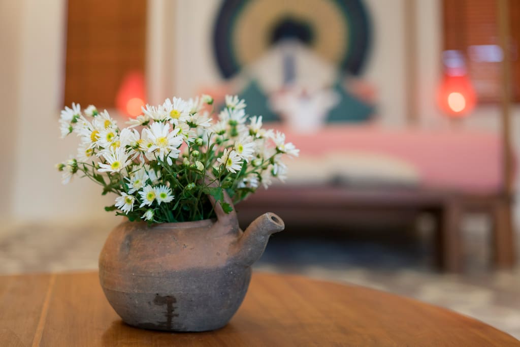 Every decorated detail in Savanna Suite brings in the story of Hoian culture and nature