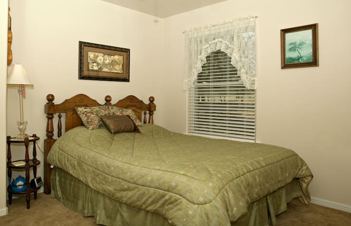Habitación de Mamau - Cama tamaño queen