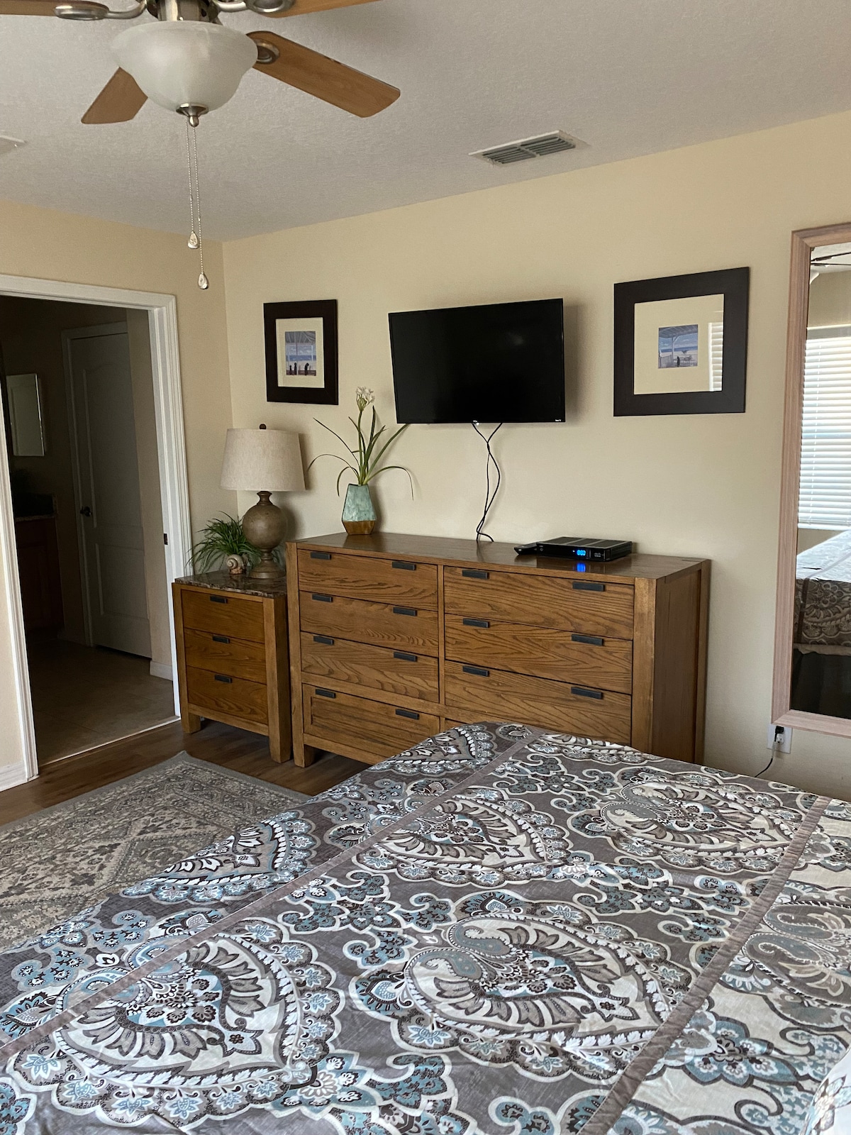 Основна спалня