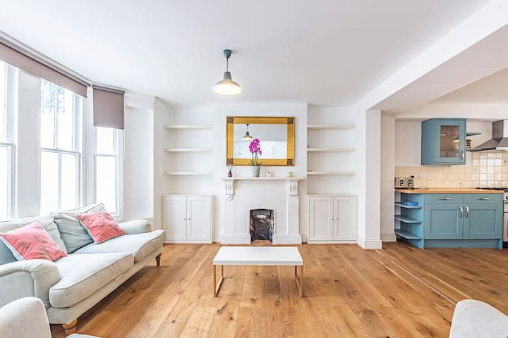 Lovely 2 Bed Apartment Near Paradise Park