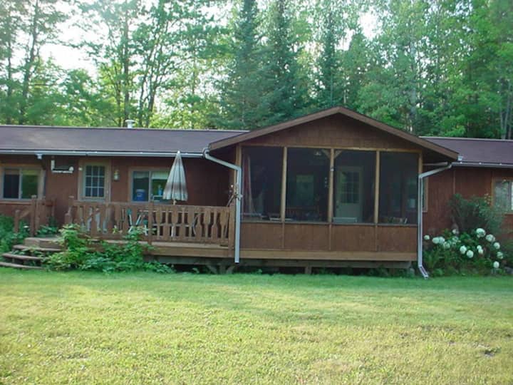 to the Lake Open May 22 Cabins for Rent in Eveleth, Minnesota