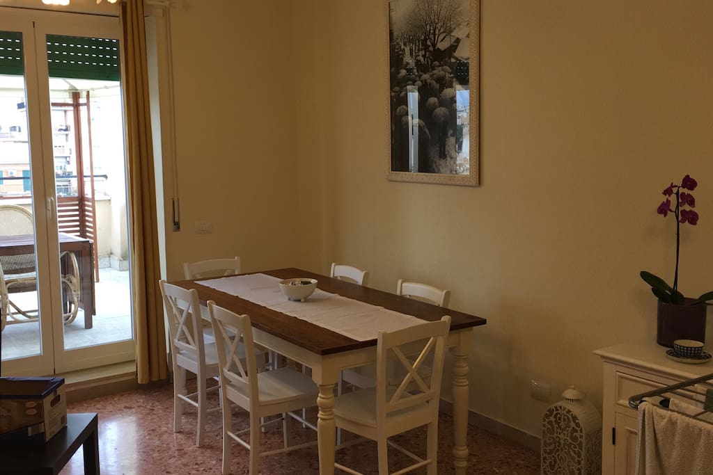 il soggiorno comune con accesso alla grande terrazza
