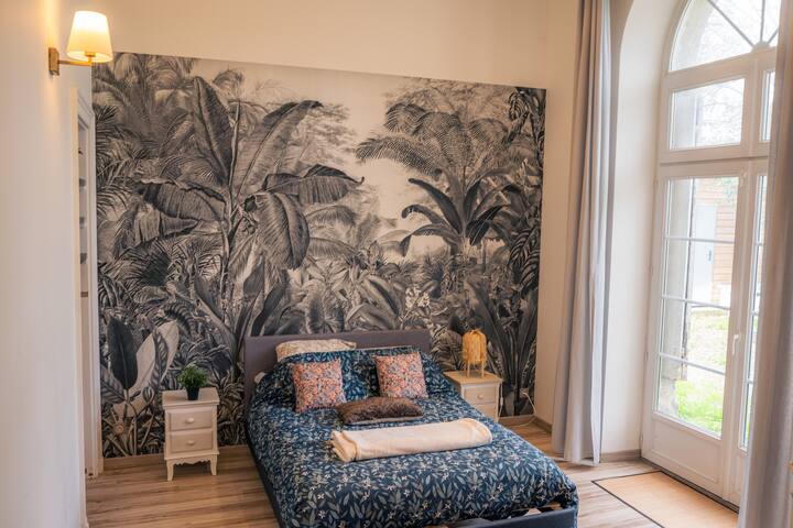 Villa de charme en pierre équipée avec piscine gallery image 4