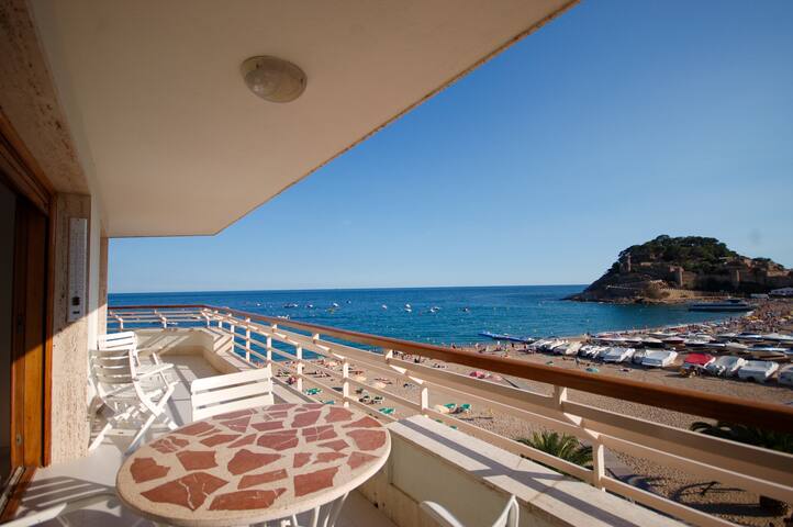 INCREDIBLE APARTMENT WITH AMAZING VIEWS gallery image 2