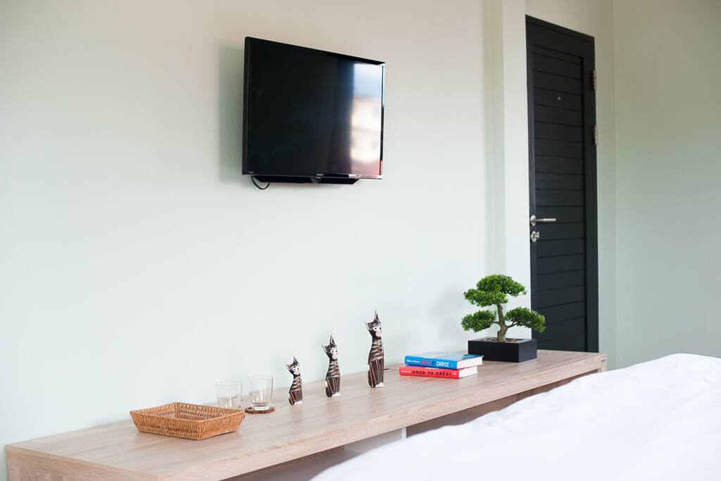 ทีวีพร้อมเคเบิล, TV with Free cable TV