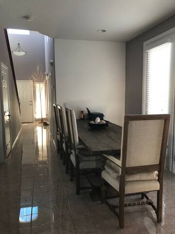 Gorgeous Designer Home with Pool gallery image 4