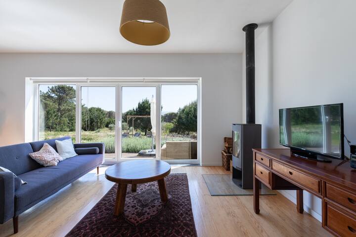 Modern Villa with S. Pool in Private Vineyard gallery image 3