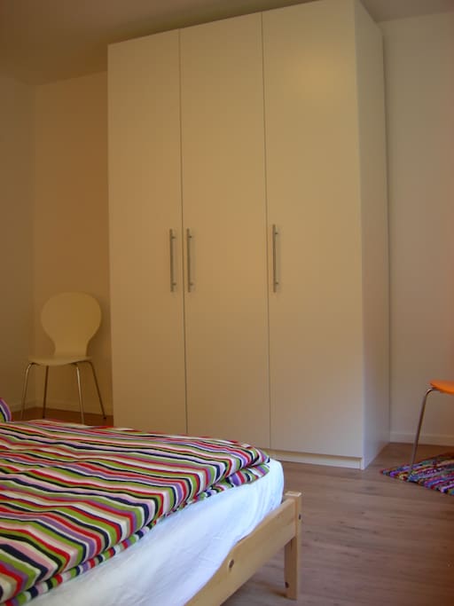 Schlafzimmer Schrank