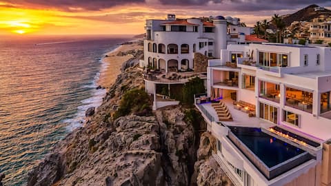 VIP Luxury | Bartender, Chef, Maid included