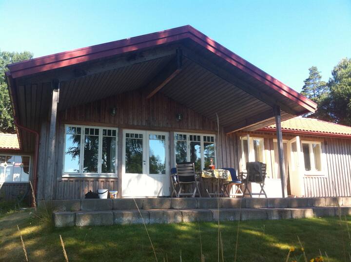 House with wonderful lake view