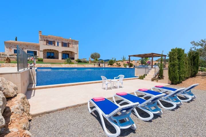 Villa Vadell: Luxury, Holidays, Sun and Beach gallery image 2