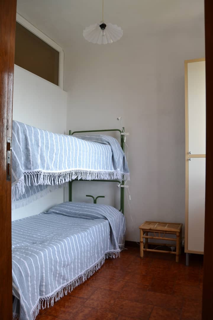 Spálňa s poschodovou posteľou