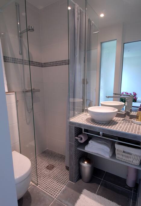 Chambre Rive Gauche - salle de bain