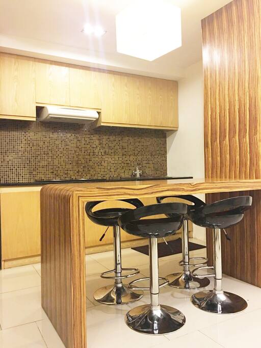 Kitchen & dining areas