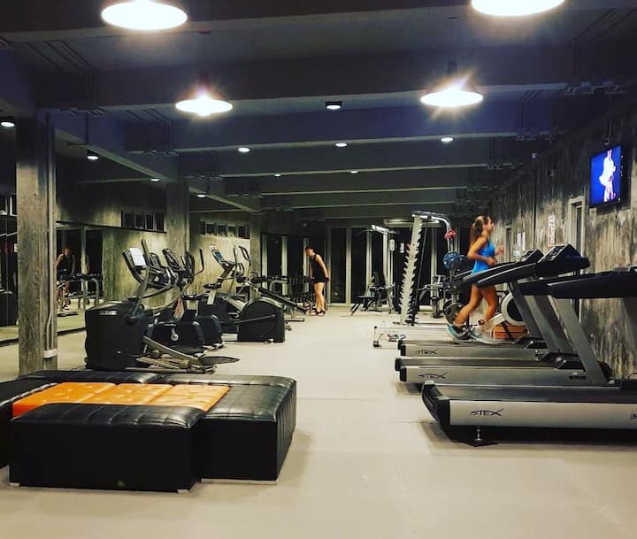 We Gym теннис