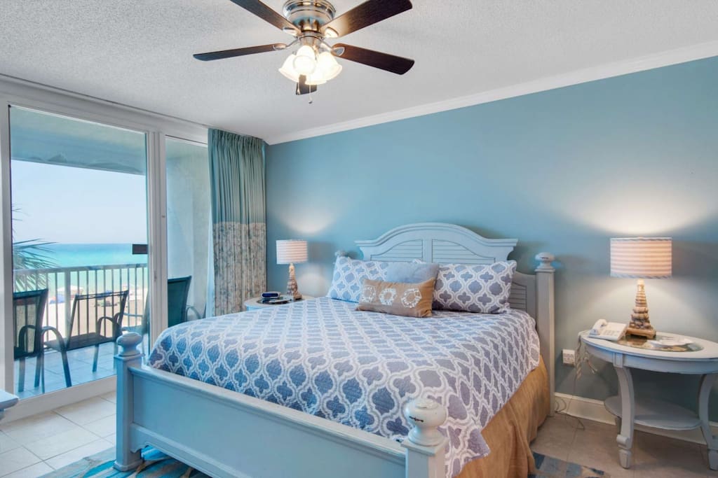 Enjoy the gulf view as you wake up from your king size bed!