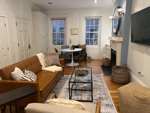 Condo in downtown Boston gallery image 2