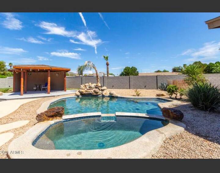 Pool House spacious yard in a quiet cul de sac! Houses for Rent in