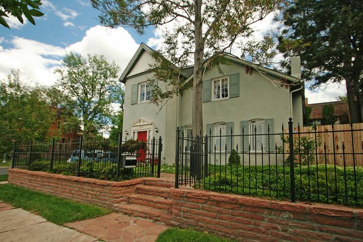 Historic Victorian in Downtown Denver gallery image 2